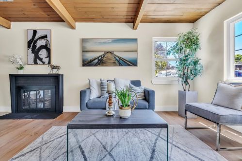 2961 Gillet Ave, Concord CA 94520-5407 exterior