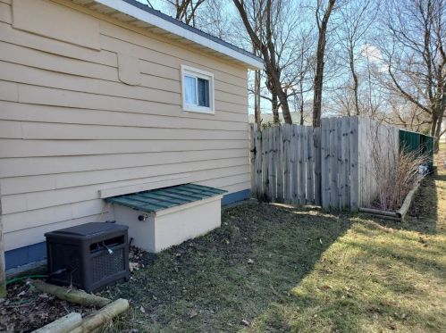 513 Decalb St, Reed City MI 49677-1347 exterior