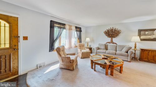 756 Goodale Dr, Chester, PA 19014-2512