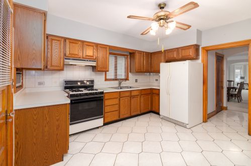 6024 Eddy St, Chicago IL 60641-3246 exterior