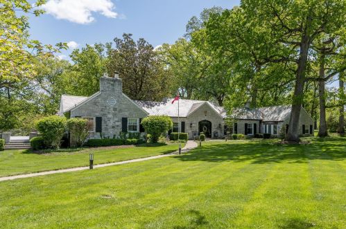 28 Huntleigh Woods, Saint Louis, MO 63131-4814