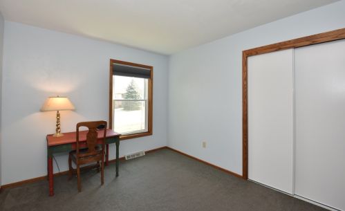 4631 68, Milwaukee WI 53220-3917 exterior