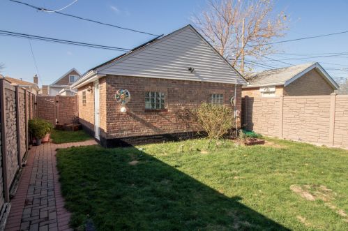 5624 Melvina Ave, Chicago IL 60646-1123 exterior