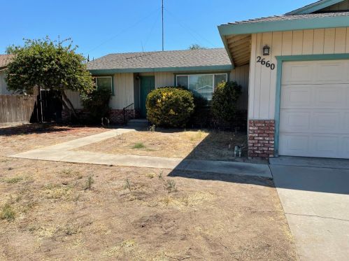 2660 Adrian St, Turlock, CA 95382-0907