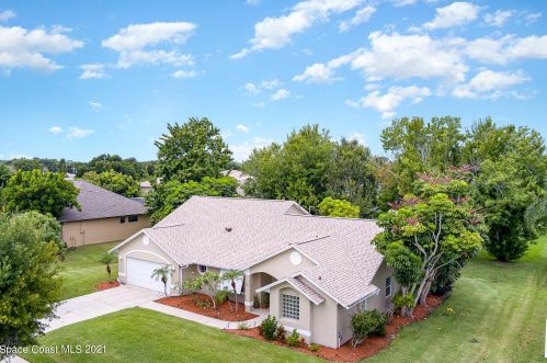 285 Northgrove Dr, Merritt Island FL 32953-7959 exterior