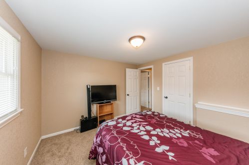 4912 Goodrich Ln, Milwaukee WI 53223-3418 exterior