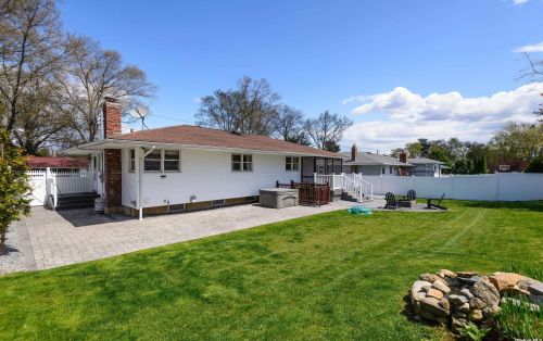 12 Sheldon Pl, Commack NY 11725-3237 exterior