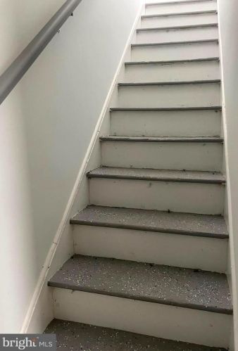 1808 Broad St, Trenton NJ  08610-6069 exterior