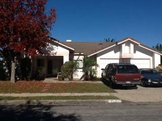 611 Delphinium Pl, Oxnard, CA 93036-9048