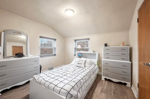 222 Meadowdell Dr, Pittsburgh PA  15227-4018 exterior