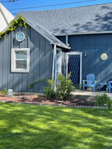 4404 Thomas St, Chicago IL 60651-3404 exterior