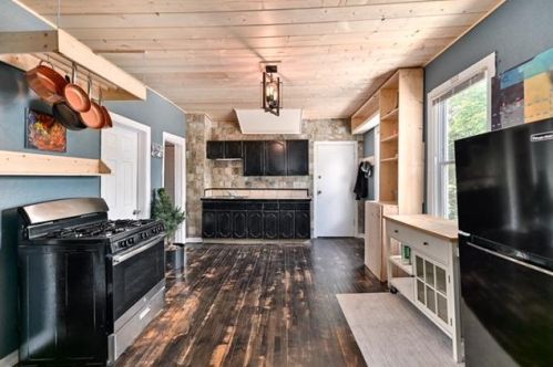 701 Wright St, Milwaukee, WI 53212-2942