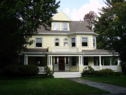 61 Temple St, Newton, MA 02465-2306