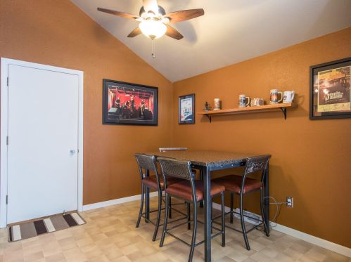 6354 20th St, Milwaukee WI 53221-5255 exterior