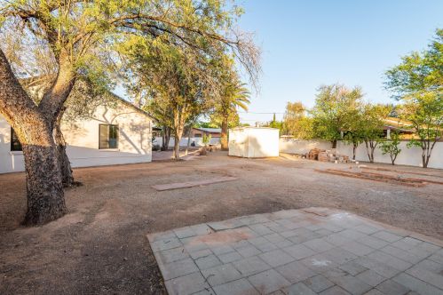 2602 Arroyo Chico, Tucson AZ  85716-5606 exterior