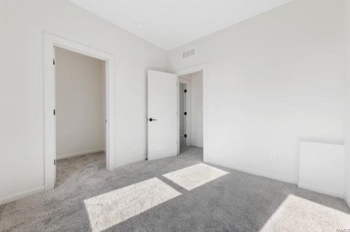 2867 Indiana Ave, Saint Louis MO 63118-2506 exterior