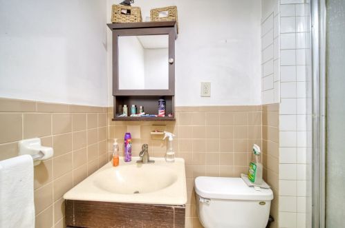 207 48th St, Union City NJ  07087-6424 exterior