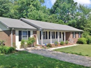 815 Edinburgh Dr, Jamestown, NC 27282-9055