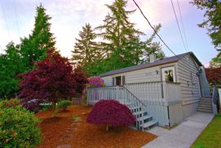18334 15 Pl, Seattle WA  98155-3816 exterior