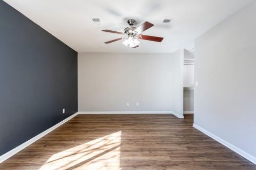 17 Gilbert Trl, Atlanta GA 30308-2331 exterior