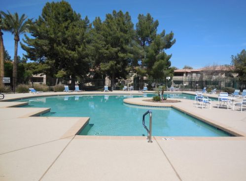 1351 Pleasant Dr, Chandler AZ  85225-6513 exterior