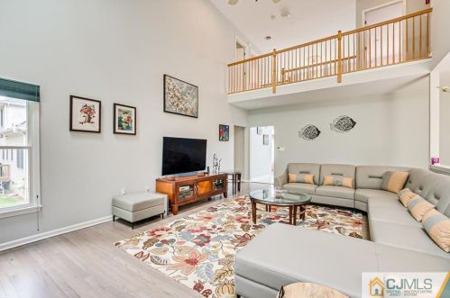 16 Sonia Ct, Edison NJ 08820-4443 exterior