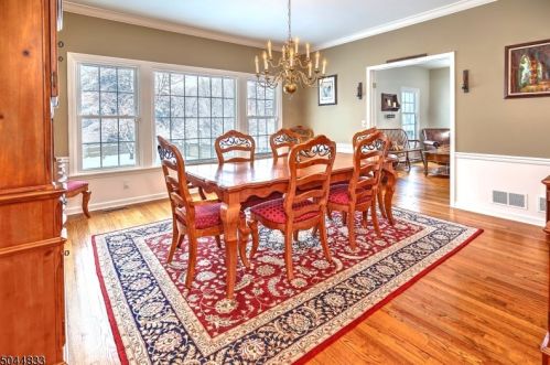 6 Ryan Ct, Chester NJ 07930-3002 exterior