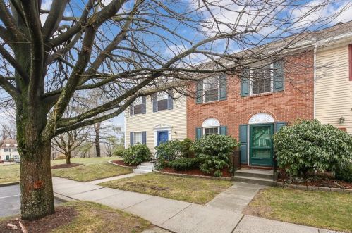 58 Campus Rd, Peekskill NY 10566-2554 exterior