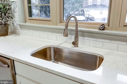 1303 Willow Street Pike, Lancaster PA  17602-4633 exterior