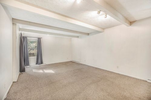 942 Amity Ave, Meskegon MI 49442-2118 exterior