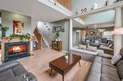 903 Evergreen Ct, Whippany NJ exterior