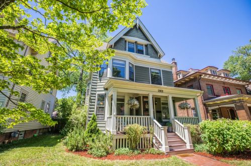 2959 Stowell Ave, Milwaukee, WI 53211-3350