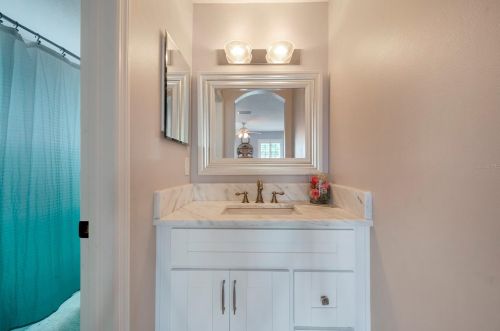 9624 Park Village Dr, Tampa FL  33626-5135 exterior