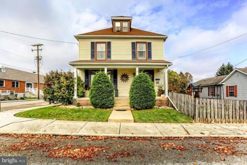 219 Maple Ave, Hanover PA  17331-4624 exterior