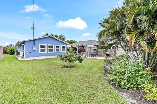 785 102 Ave, Naples FL 34108-3215 exterior