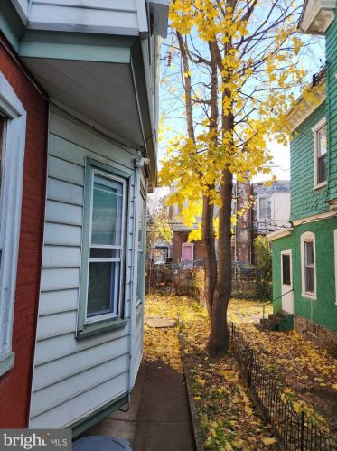 5115 12 St, Philadelphia PA 19147-1802 exterior