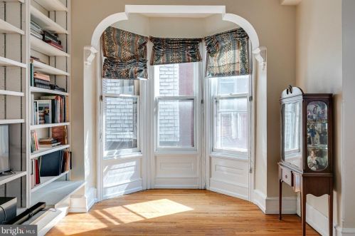 2302 Locust St, Philadelphia PA 19139-4517 exterior