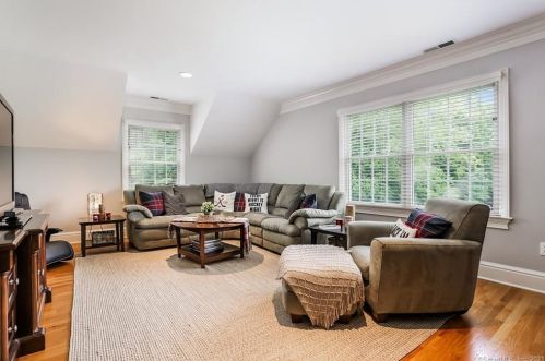 279 North St, Ridgefield CT  06877-2512 exterior