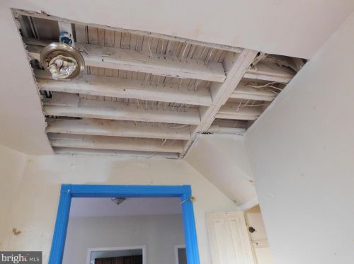 5035 Cedar Ave, Philadelphia PA 19143-1653 exterior