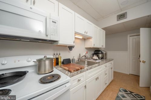 113 Walnut St, Lancaster PA 17602-2451 exterior