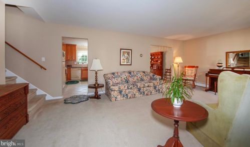 576 Kromer Ave, Berwyn PA 19312-1318 exterior