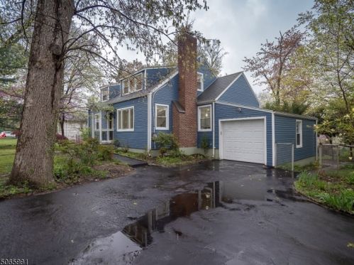 36 Woodcrest Cir, Springfield NJ  07081-1517 exterior