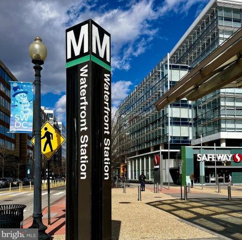 1311 Delaware Ave, Washington DC  20024-3930 exterior