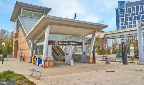 1758 Westwind Way, Mc Lean VA 22102-1612 exterior