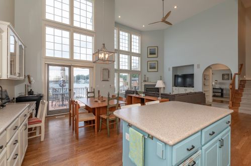 952 Eagle Lk Dr, Kalamazoo MI 49009-8429 exterior