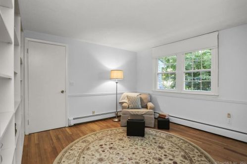 76 Mcfadden Dr, Wilton CT 06897-3912 exterior