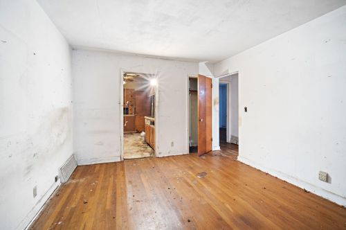 4303 35th St, Milwaukee, WI 53221-1811