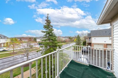 5308 Brookemonte Cir, Rochester MI 48306-5013 exterior