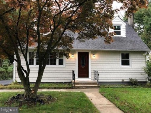 33 Steinway Ave, Trenton, NJ 08618-1618