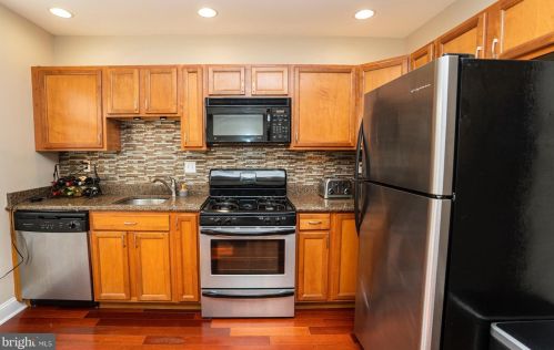 875 Lawrence St, Philadelphia PA 19120-4126 exterior